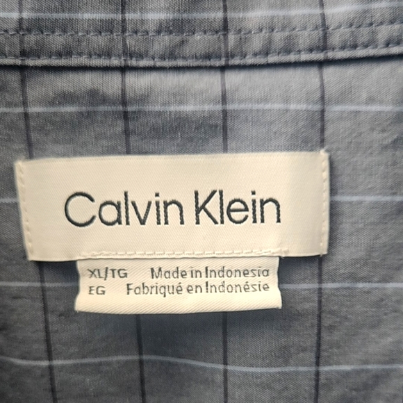 Calvin Klein Button Up - Picture 2 of 3